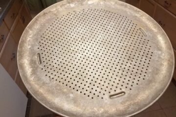 Pizza Pan With Holes Vs No Holes