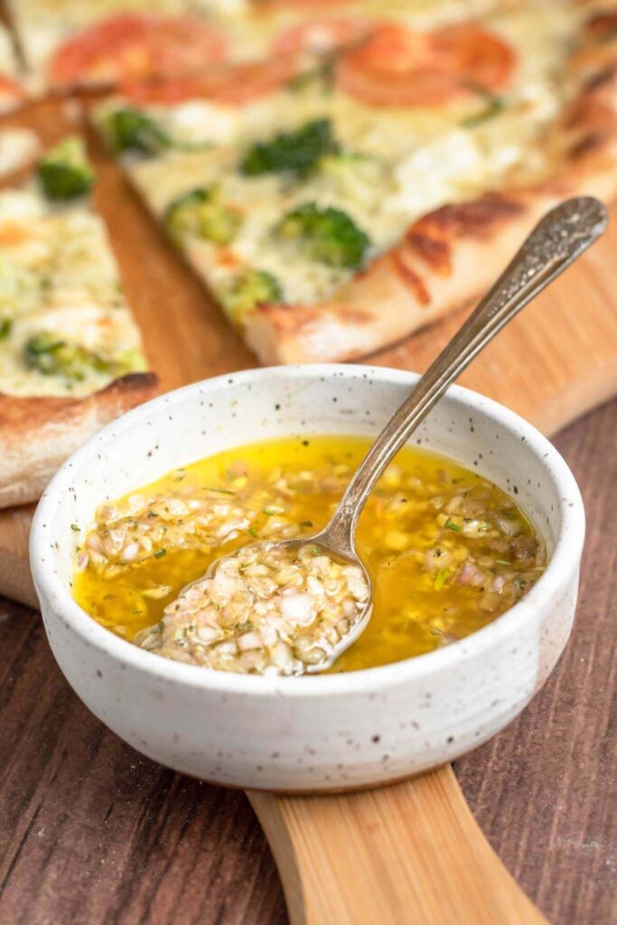 Garlic Olive Oil Pizza Sauce: Boost Your Pizza with Bold Flavor!