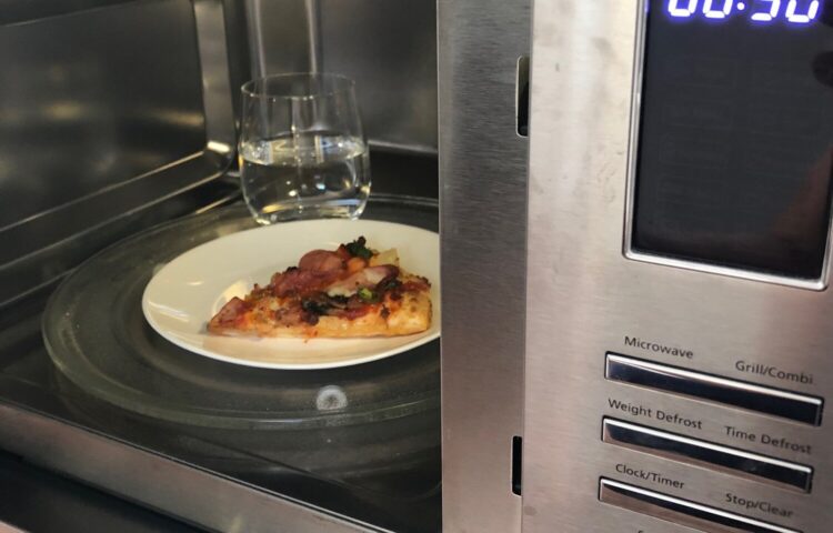How Long Can Dominos Pizza Stay in Fridge