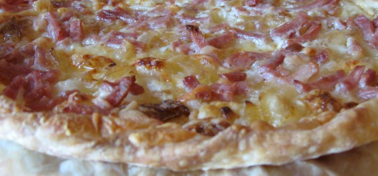 Trader Joe’s Ham and Gruyere Pizza: Irresistible Gourmet Delight