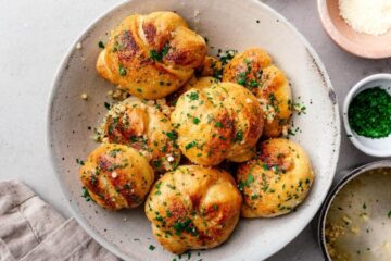 Air Fryer Garlic Knots With Pizza Dough