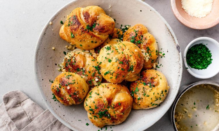 Air Fryer Garlic Knots With Pizza Dough Delicious and Easy Recipe