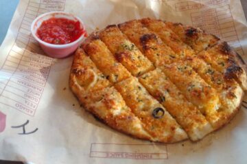 Mod Pizza Cheesy Garlic Bread