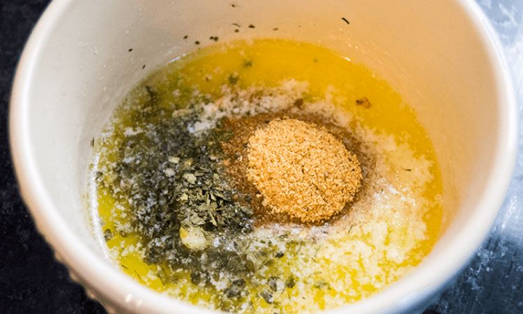 Oil Garlic Pizza Sauce