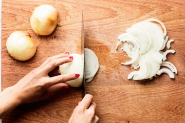 How to Cut Onion for Pizza