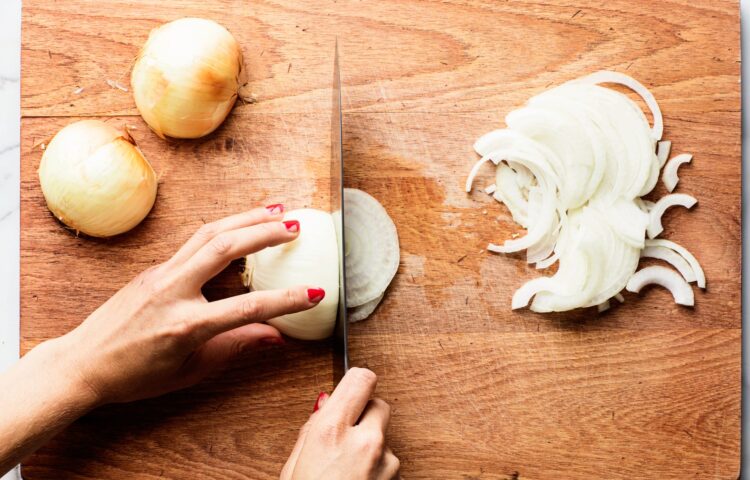 How to Cut Onion for Pizza