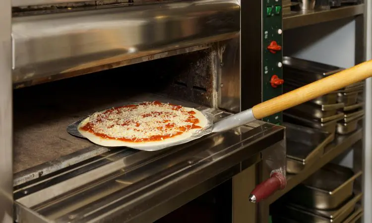 Are You Supposed to Put Pizza Directly on the Oven Rack The Crispy Truth