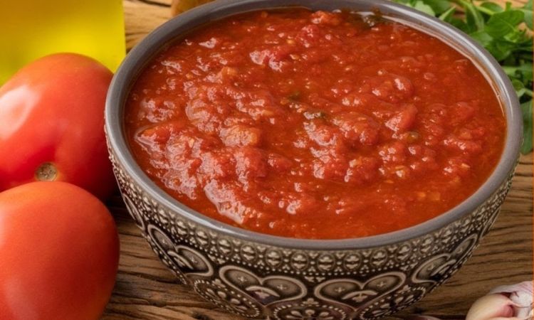 What is the Difference between Pizza Sauce and Tomato Sauce Unveiling Secrets