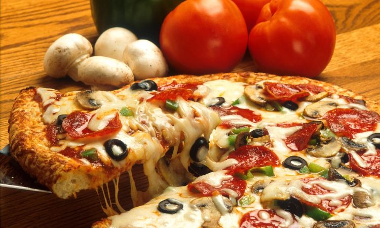 How Many Pizza Huts are There in the World: A Global Feast!