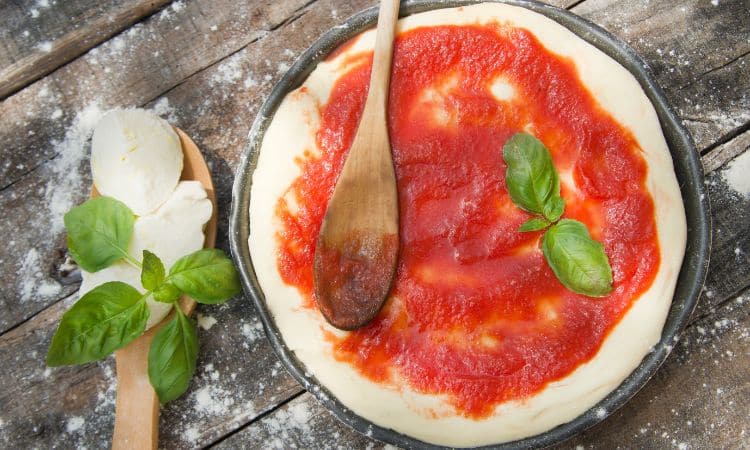 How to Make Pizza With Readymade Pizza Base: Quick & Tasty!
