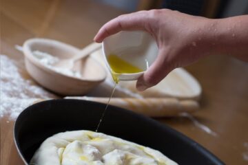 Olive Oil Vs Vegetable Oil in Dough Ultimate Pizza Guide Olive Oil Vs Vegetable Oil in Dough