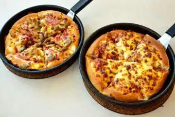 original pan pizza vs hand tossed