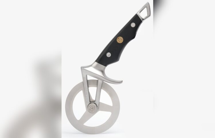 Pizza Cutter Blade Alignment