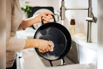 Pizza Pan Cleaning And Maintenance Ultimate Pizza Guide Pizza Pan Cleaning And Maintenance