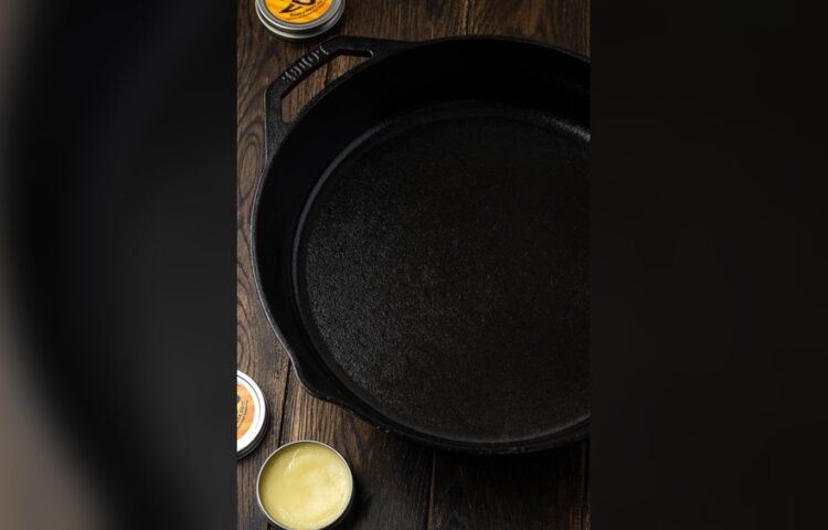 Pizza Pan Seasoning Guide